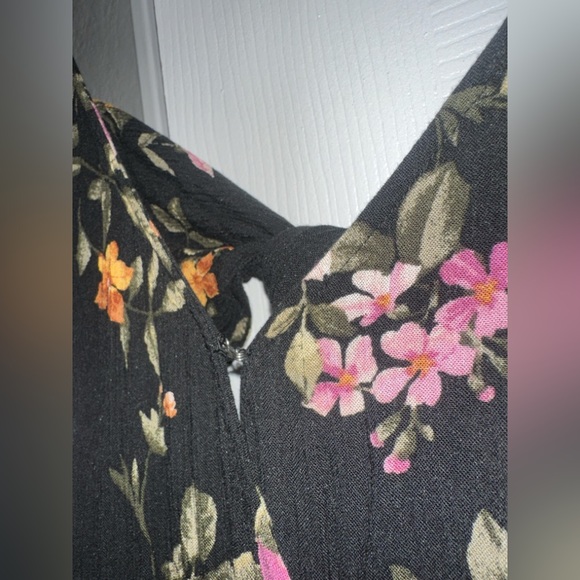 AE Floral Black Jumpsuit - Picture 4 of 8